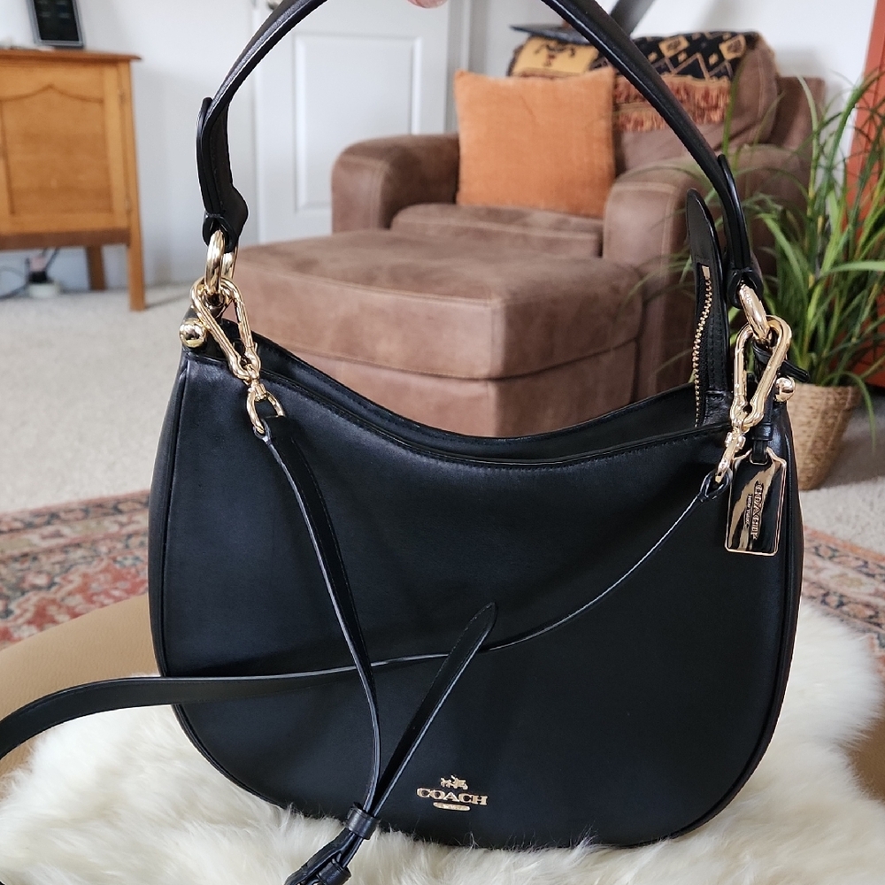 Stunning Coach Black Leather Bag & Dust Covers 🖤💛🎁